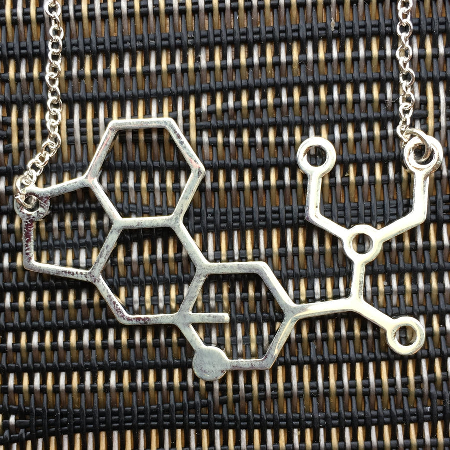 Collar molécula LSD plateada - NALANDA | Tu motor de búsqueda interna