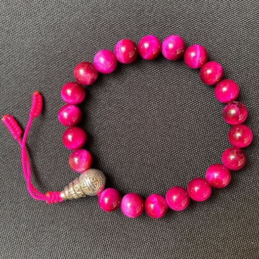 Mala de 21 cuentas de ojo de tigre color magenta de 8 mm con Guru Bead plateado - NALANDA | Tu motor de búsqueda interna
